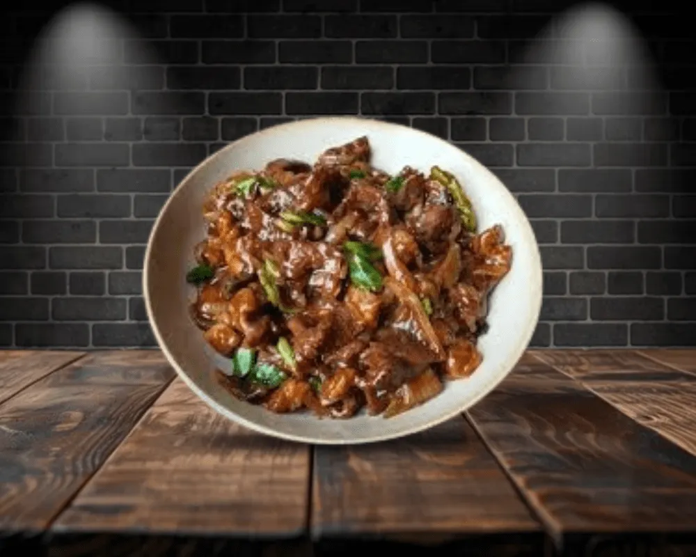 N08 Wok bœuf aux oignons avec salade et soupe